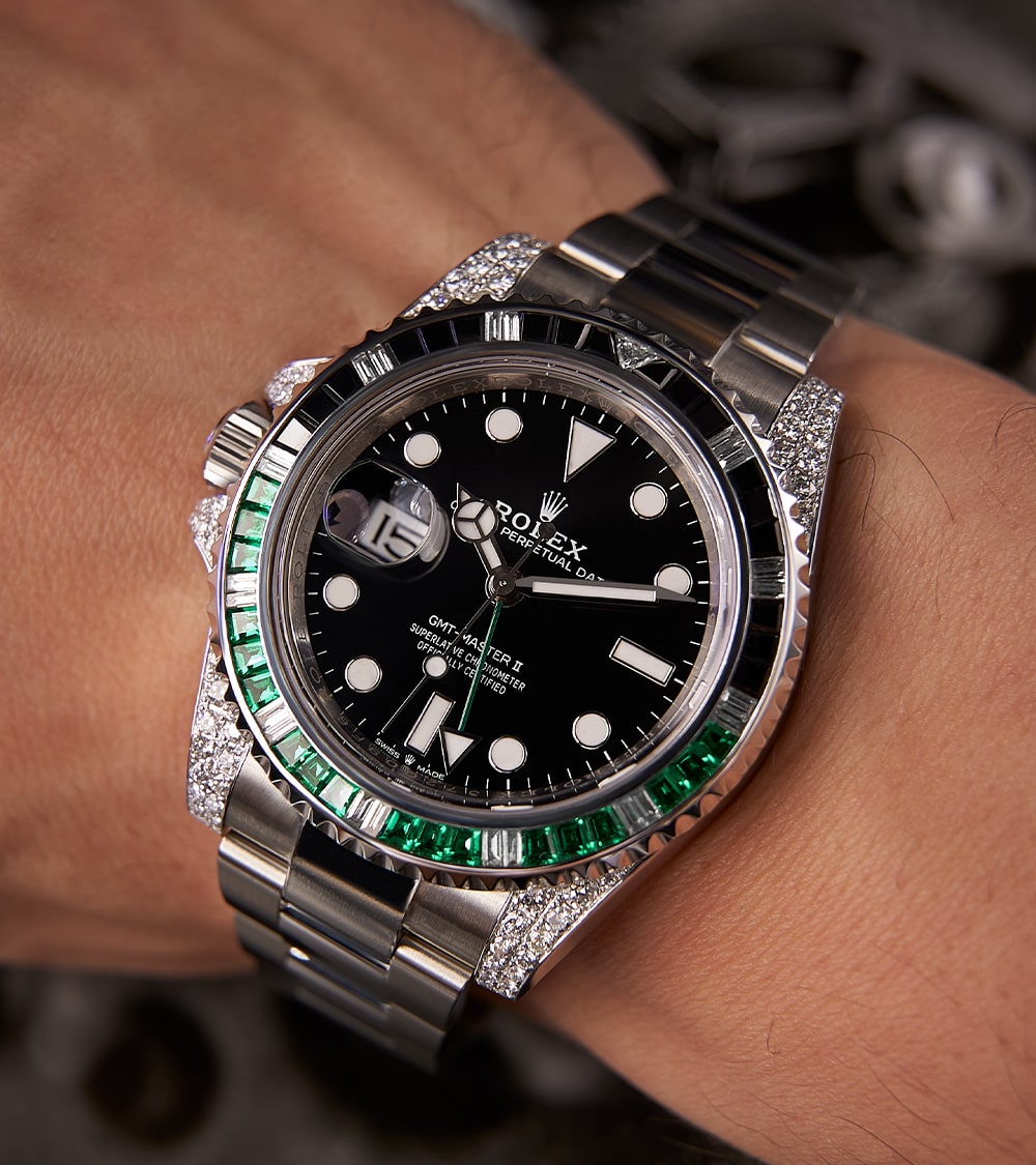 Rolex GMT-Master II 40 mm - Oystersteel - "Sprite" Custom Diamond-Set with Green/Black Gemstone Bezel
