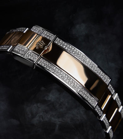 Rolex Submariner Date 41 mm - Acero Oystersteel y oro amarillo - Bisel personalizado con diamantes engastados y piedras preciosas azules